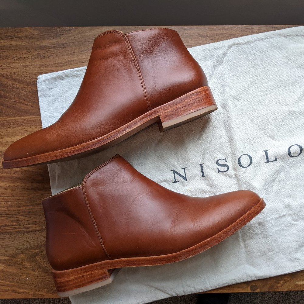 Nisolo Lana Ankle Boot in color Brandy, Size 7.5